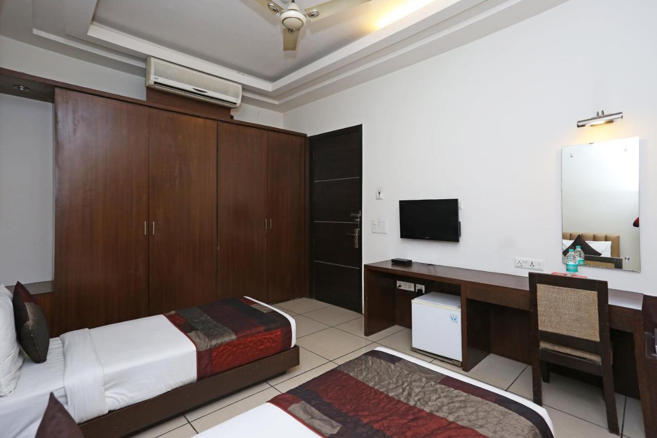Capital O 1391 Hotel Pushpa Vilas Ghaziabad Exterior foto