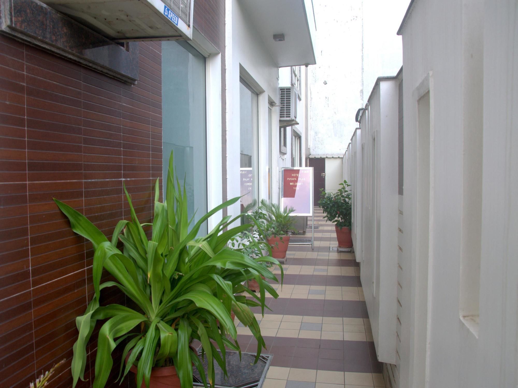Capital O 1391 Hotel Pushpa Vilas Ghaziabad Exterior foto