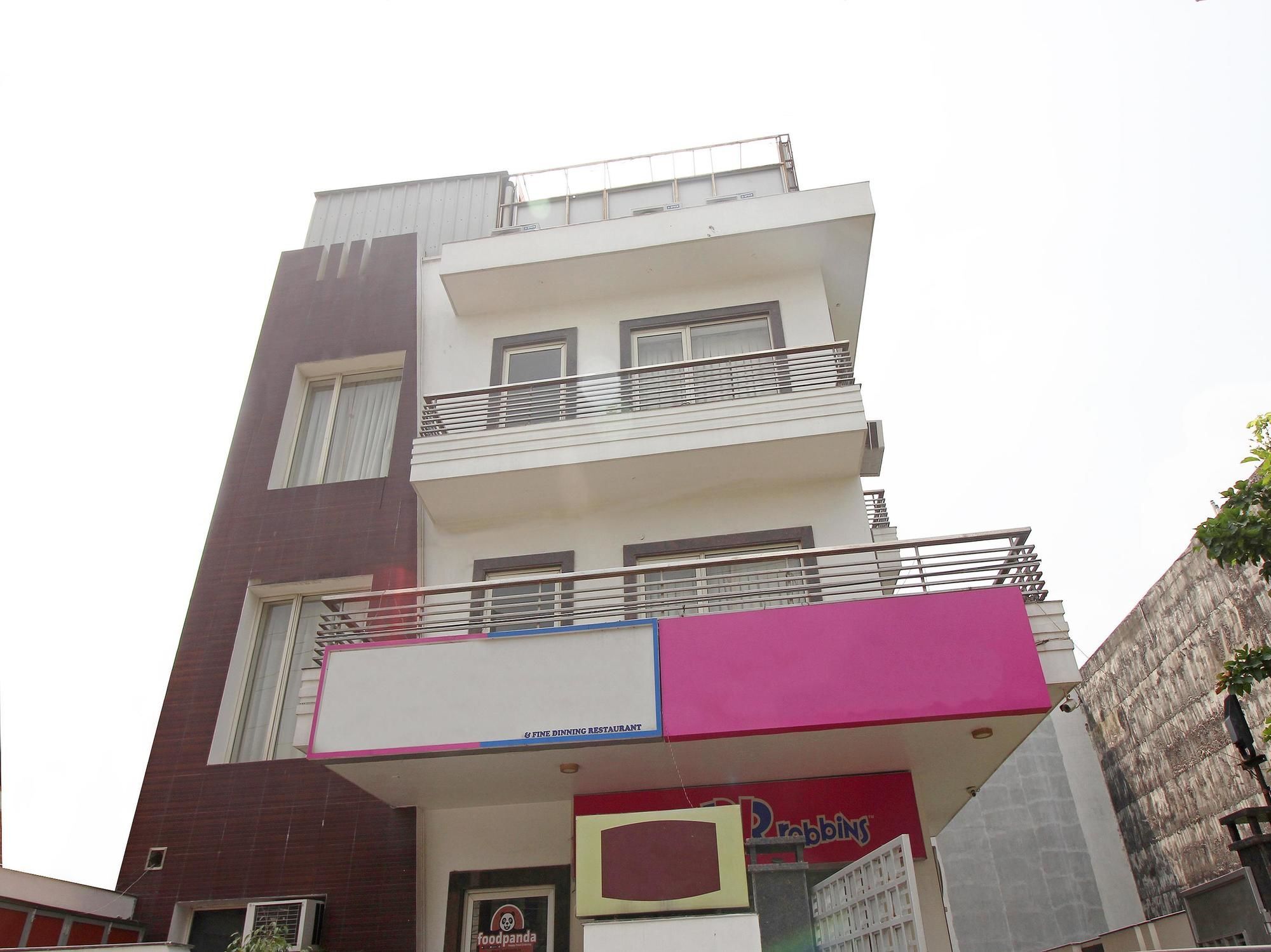 Capital O 1391 Hotel Pushpa Vilas Ghaziabad Exterior foto